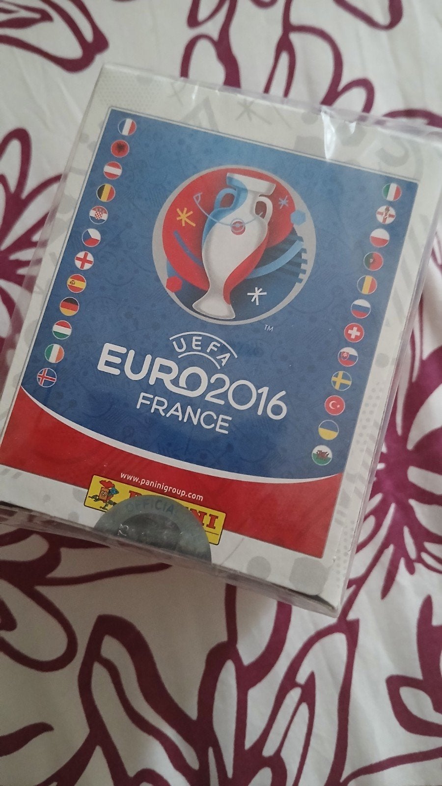 panini box divers 50 pochettes, Enlèvement ou Envoi, Neuf, Plusieurs autocollants