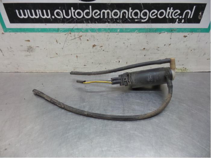 Ruitensproeierpomp voor van een Ford Fiesta (Fiesta 01-), Gebruikt, -, -, Ophalen of Verzenden