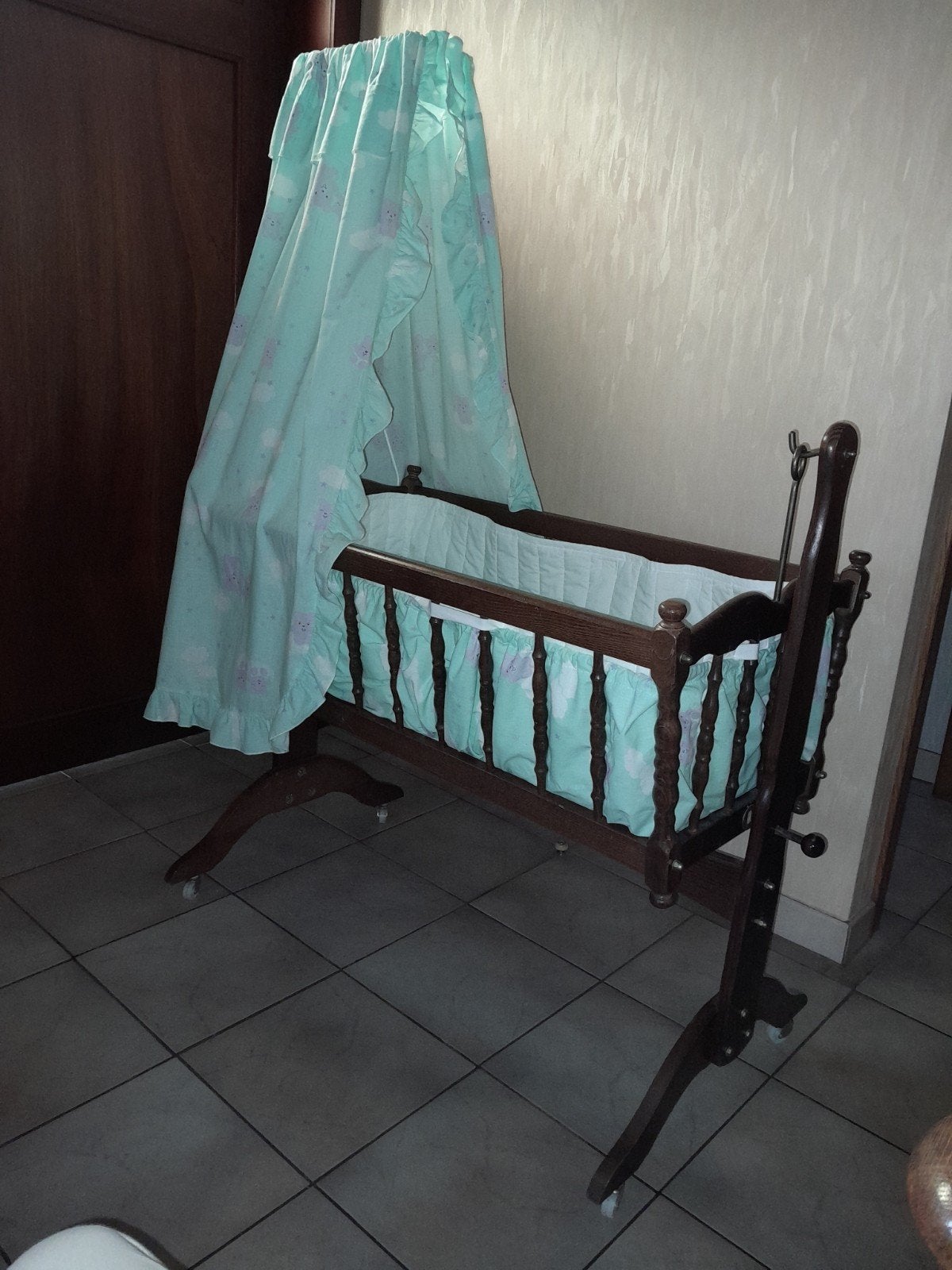 Vintage houten schommelwieg met hemel en matras, Enlèvement, Utilisé, Berceau