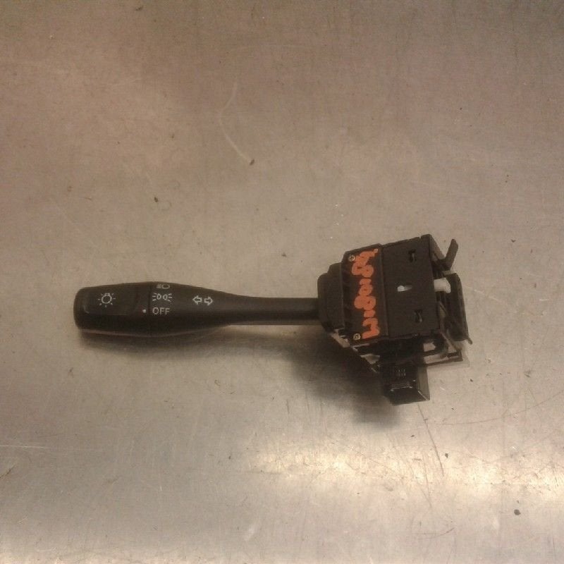LICHTSCHAKELAAR Mitsubishi Grandis (NA) (01-2004/12-2011), Gebruikt, Mitsubishi