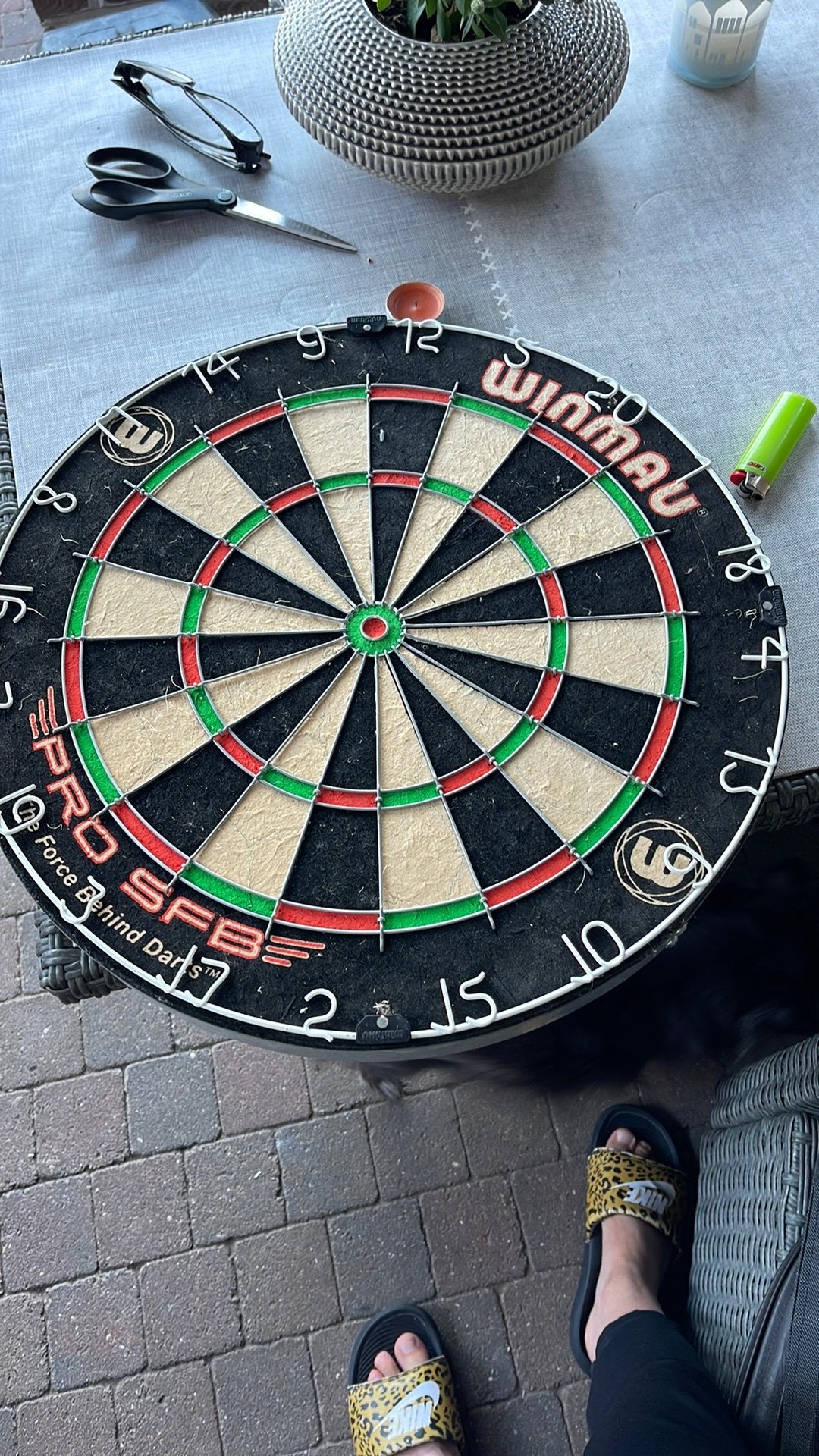 Dartsbord, Enlèvement, Comme neuf