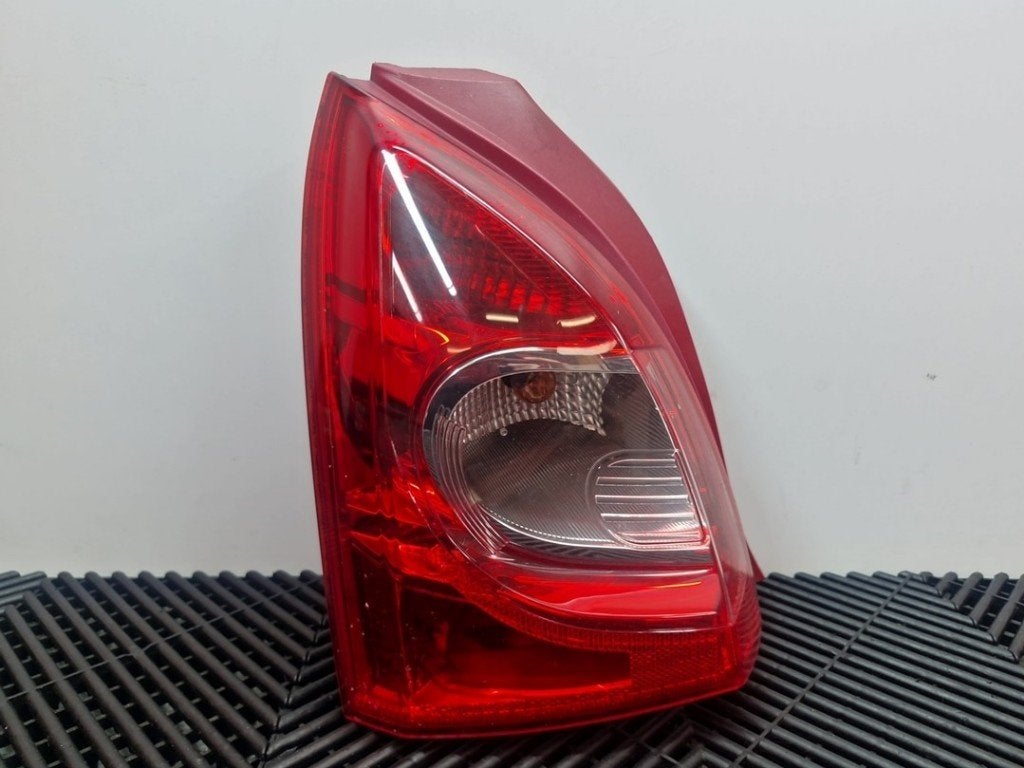 FEU ARRIÈRE GAUCHE Renault Twingo II (CN) (01-2007/09-2014), Renault, Utilisé, Rixbecker Straße 75
59552  Lippstadt, DE, Info@forvia.com