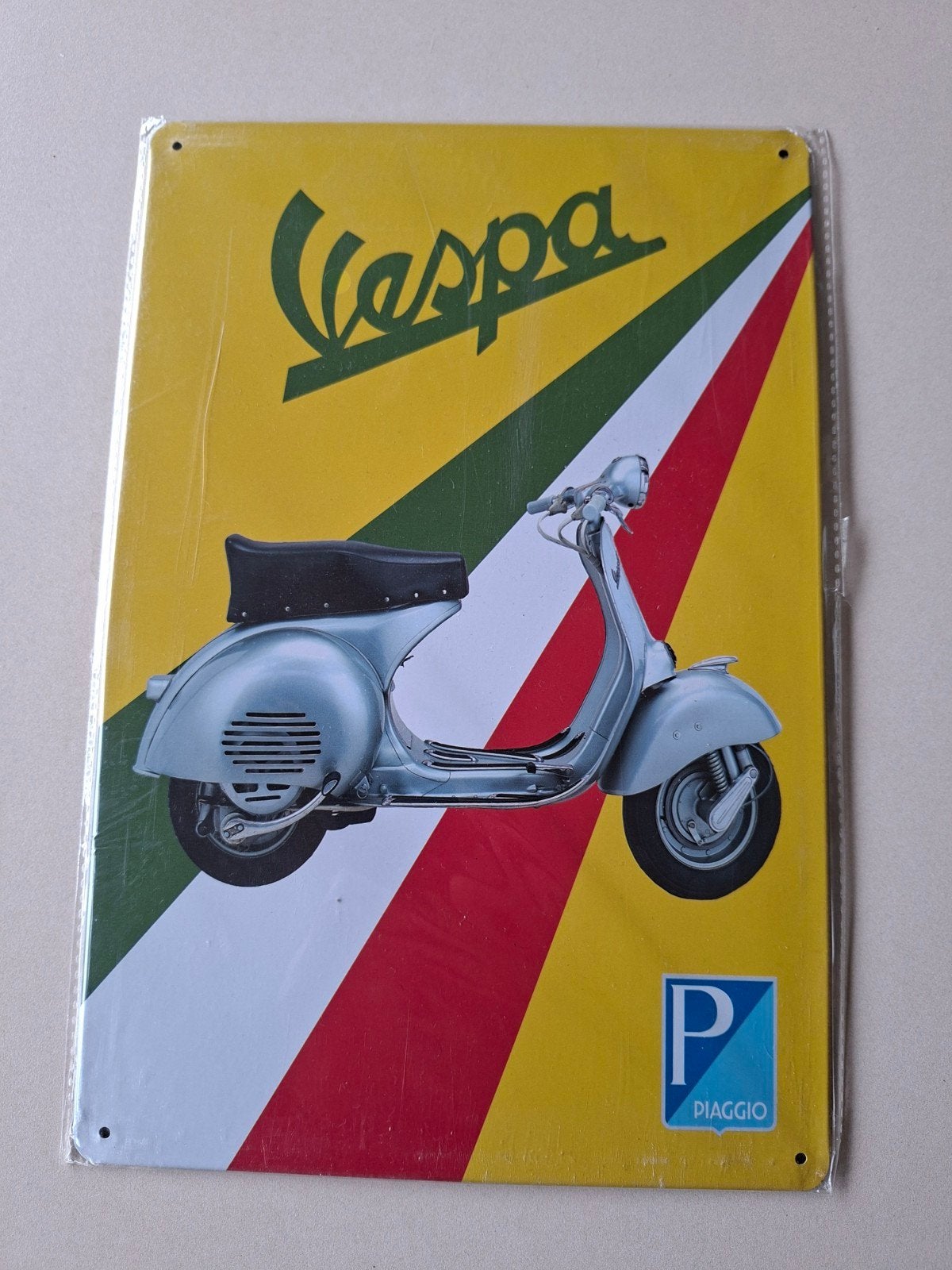 5 panneaux VESPA DIFFÉRENTS
20 cm x 30 cm
Offre 8 €/pc, Enlèvement