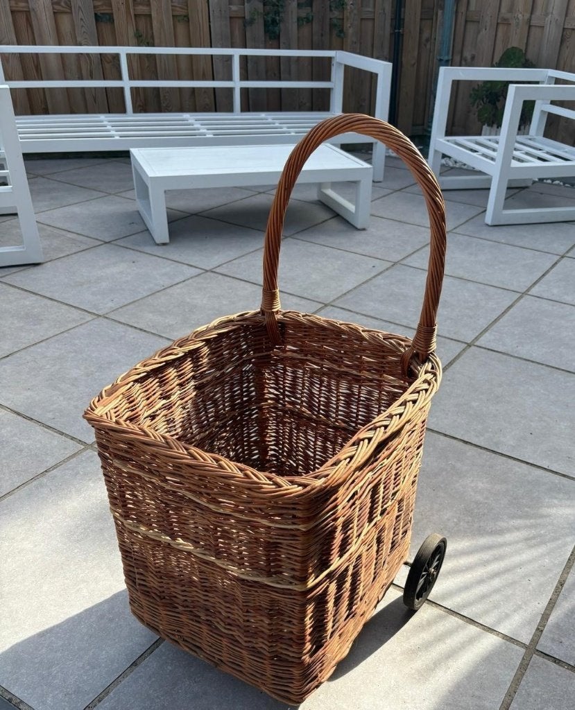 Stevige houtmand op wieltjes, Maison & Meubles, Osier, Comme neuf, Enlèvement, Panier