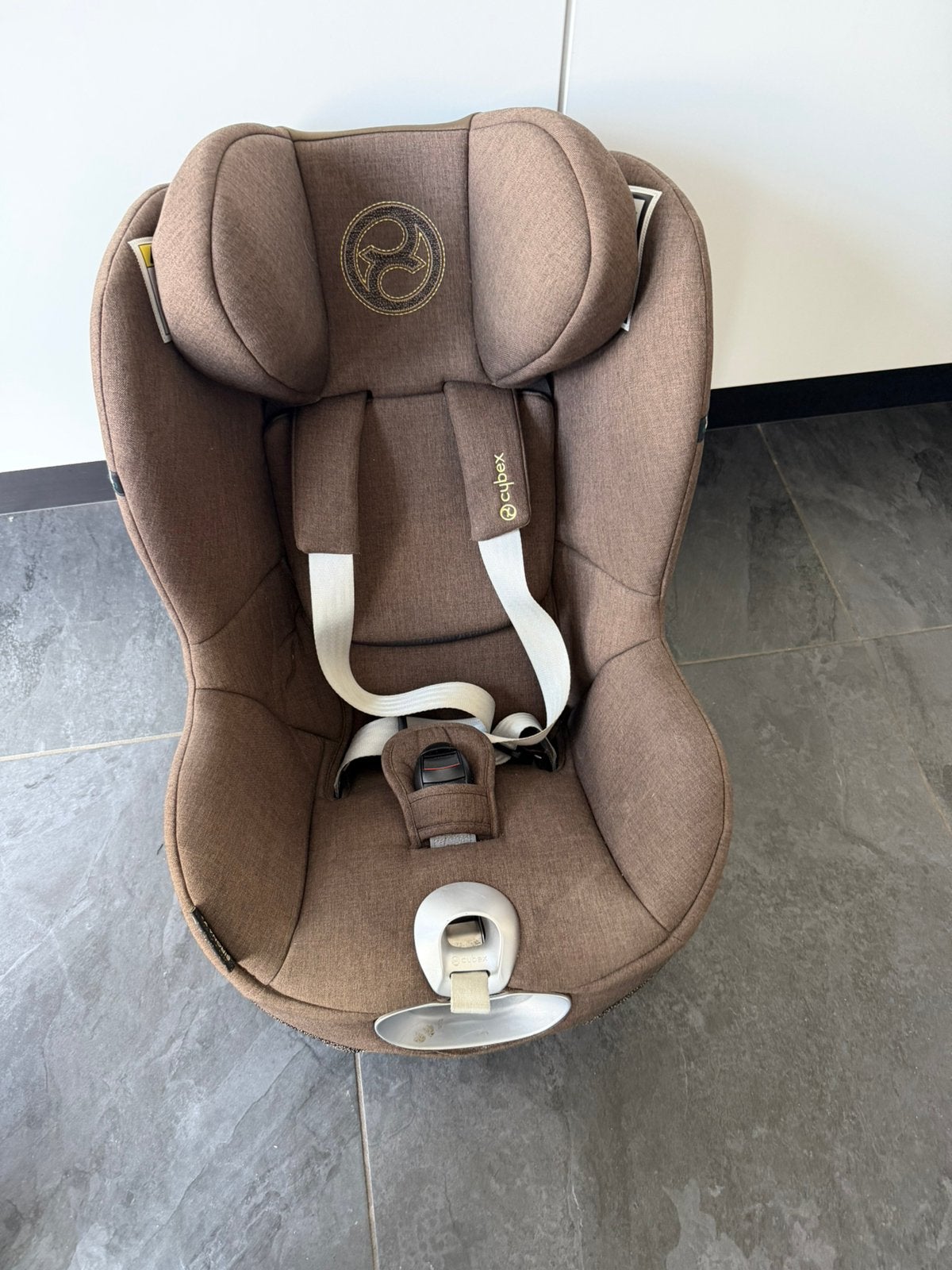 Cybex Sirona Z+ i-size Kakhi Green met Z-Base inbegrepen, Enfants & Bébés, Sièges auto, Autres marques, Mode veille, Comme neuf