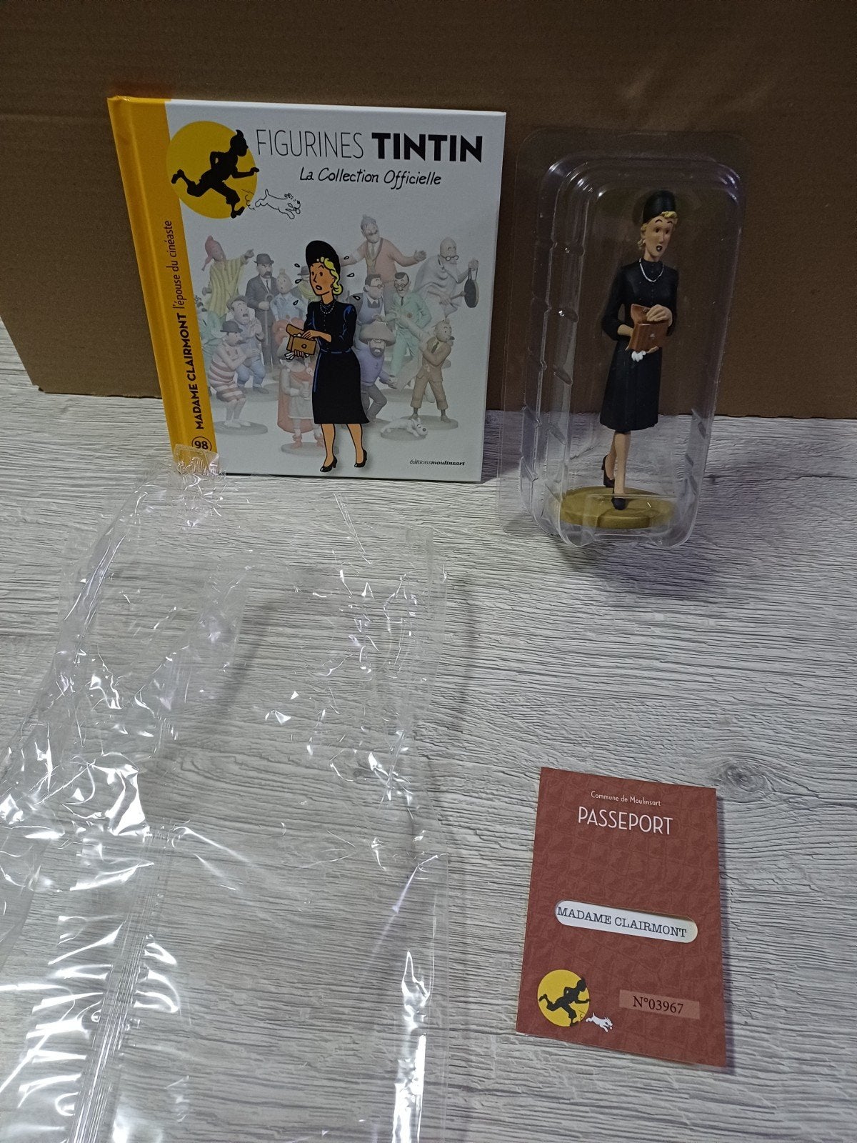 Figurine Madame Clairmont 98 Tintin, Collections, Personnages de BD, Comme neuf, Statue ou Figurine, Tintin, Enlèvement ou Envoi
