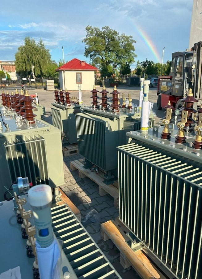 Transformateur 250 kVA 15/0,4 kV huile Dyn11 cabine HT neuf, Enlèvement