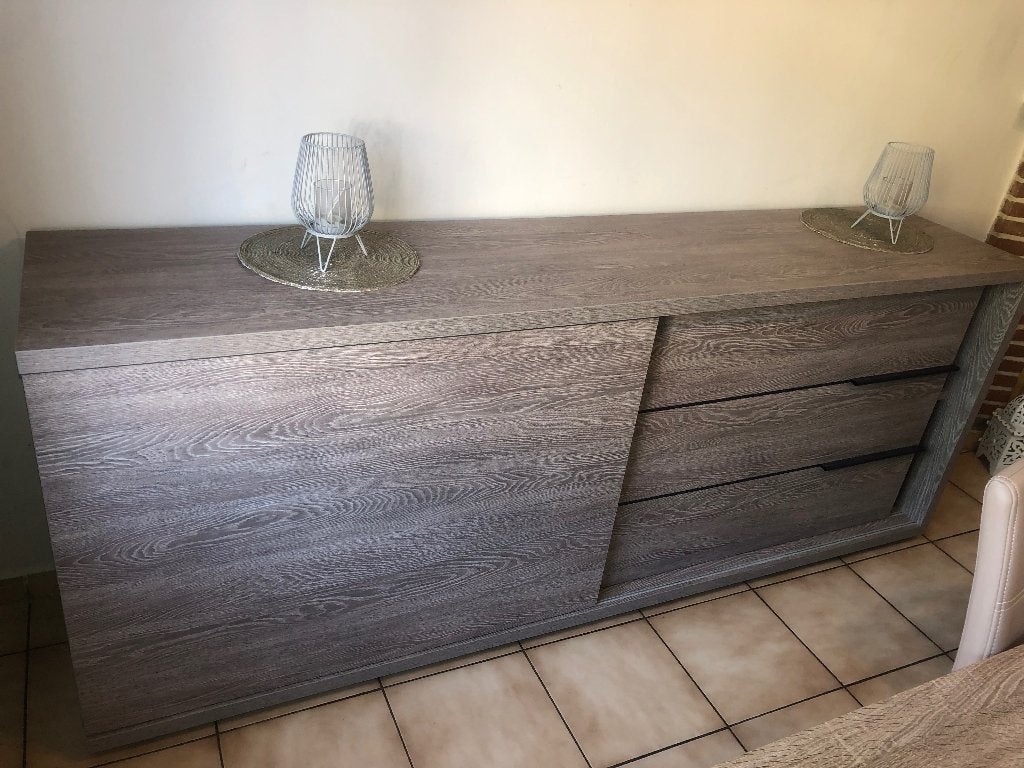Salonkast/opbergkast goed als nieuw, Huis en Inrichting, Ophalen, Zo goed als nieuw, Met plank(en)