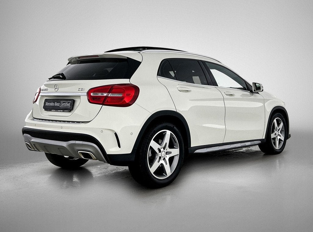 Mercedes-Benz GLA-Klasse 200 D SUV Urban Line | Panoramisch, Autos, Mercedes-Benz, 100 kW, Achat, 1800 kg, Euro 6