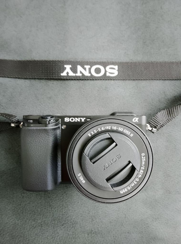Sony A6100 zwart + 16-50mm F/3.5-5.6 PZ OSS II, 350clikx, Ophalen of Verzenden, Sony