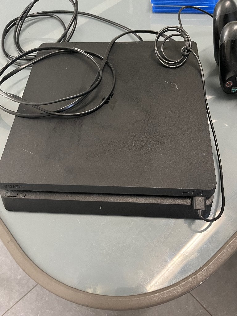 PS4 500G + 2 manettes, 500 GB, Avec jeux, Enlèvement, Utilisé