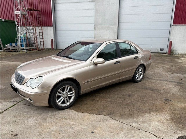 Mercedes C 180 benzine bwj 2000, 4 zetels, Achterwielaandrijving, 1995 cc, Beige