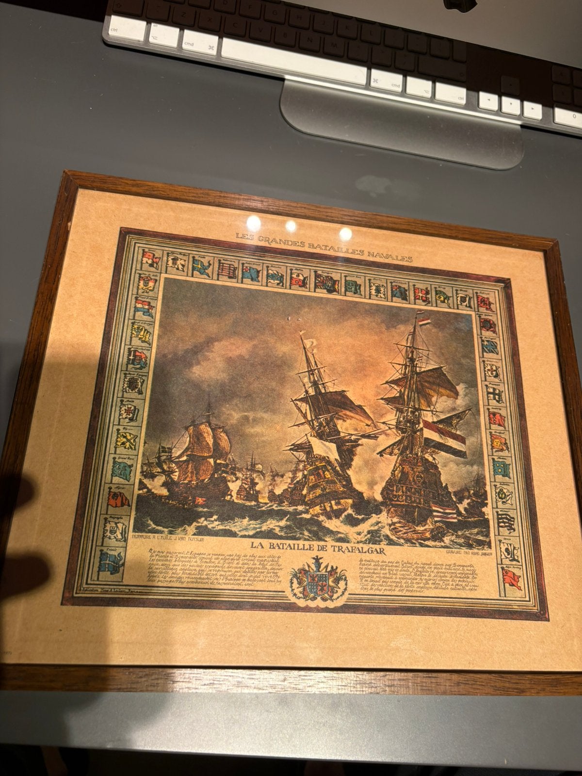 (H) Franse maritieme kunstdruk bij Trafalgar 1972 ingelijst, Verzenden, Marine