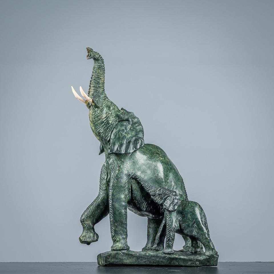 Olifant met kalf - Joshua Chirume, Handgemaakt, Ophalen of Verzenden, Zoogdier, 20 - 50 cm