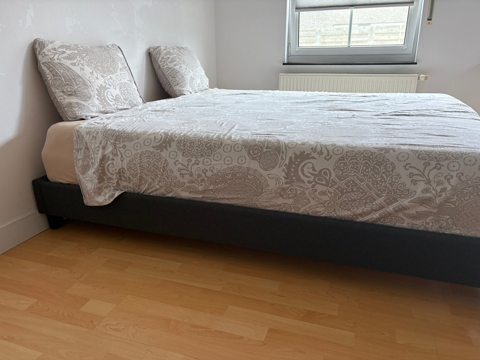 Comfortabel tweepersoonsbed met matras en topper, Ophalen, Zo goed als nieuw, Stof