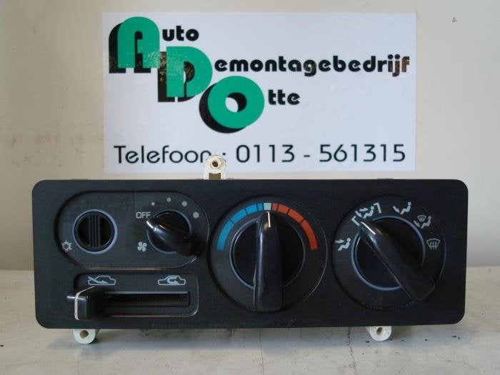 Panneau de commandes chauffage d'un Mitsubishi Pajero (Pajer, Autos : Pièces & Accessoires, -, 3 mois de garantie, Utilisé, Mitsubishi