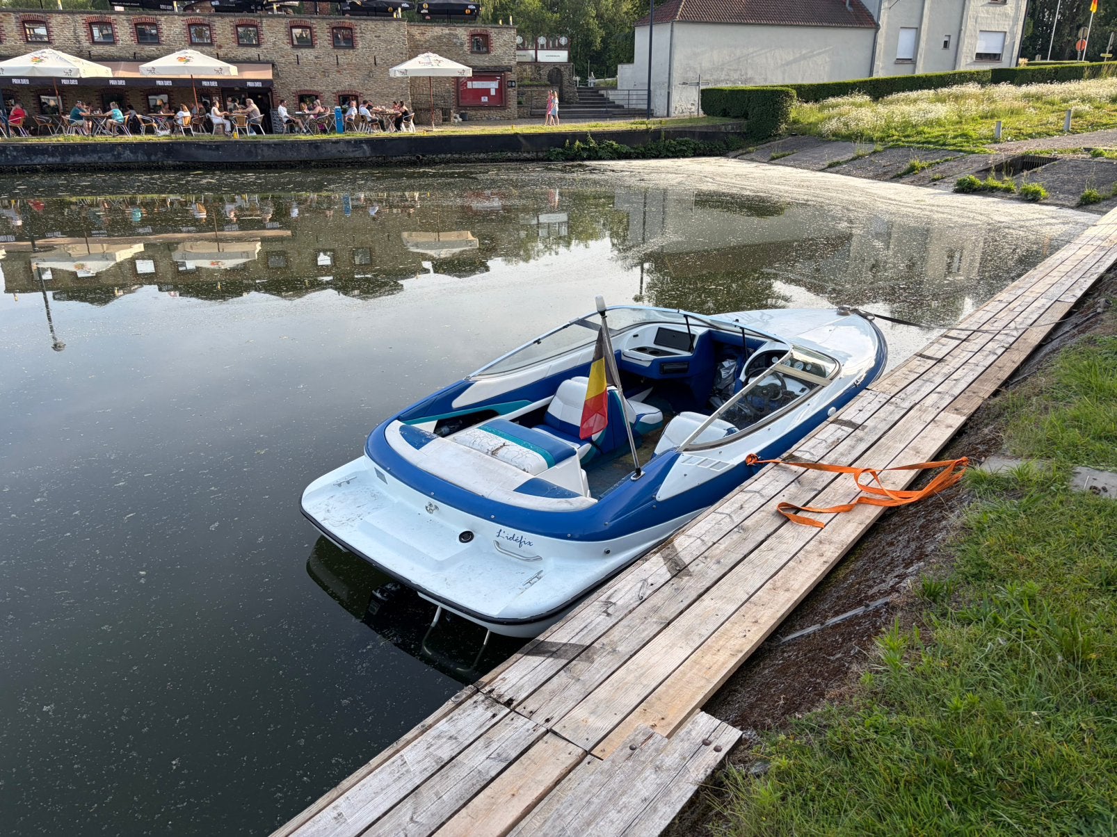 Speed boat Glasstron 3.0 penta, Enlèvement ou Envoi, Comme neuf, Essence, Remorque