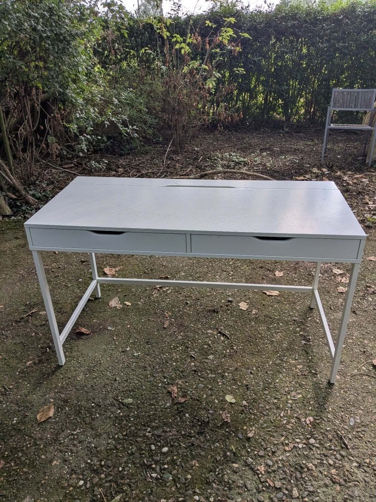 Bureau Wit Ikea 132x58 cm, Maison & Meubles, Bureau d'écolier, Démontable, Enlèvement, Utilisé
