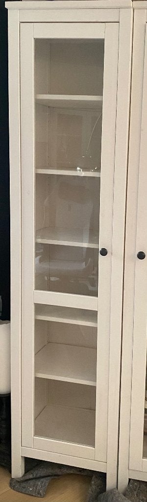 IKEA HEMNES vitrinekast wit – glazen deur – 197 cm, Huis en Inrichting, Kasten | Vitrinekasten, Gebruikt, 150 tot 200 cm, Minder dan 50 cm
