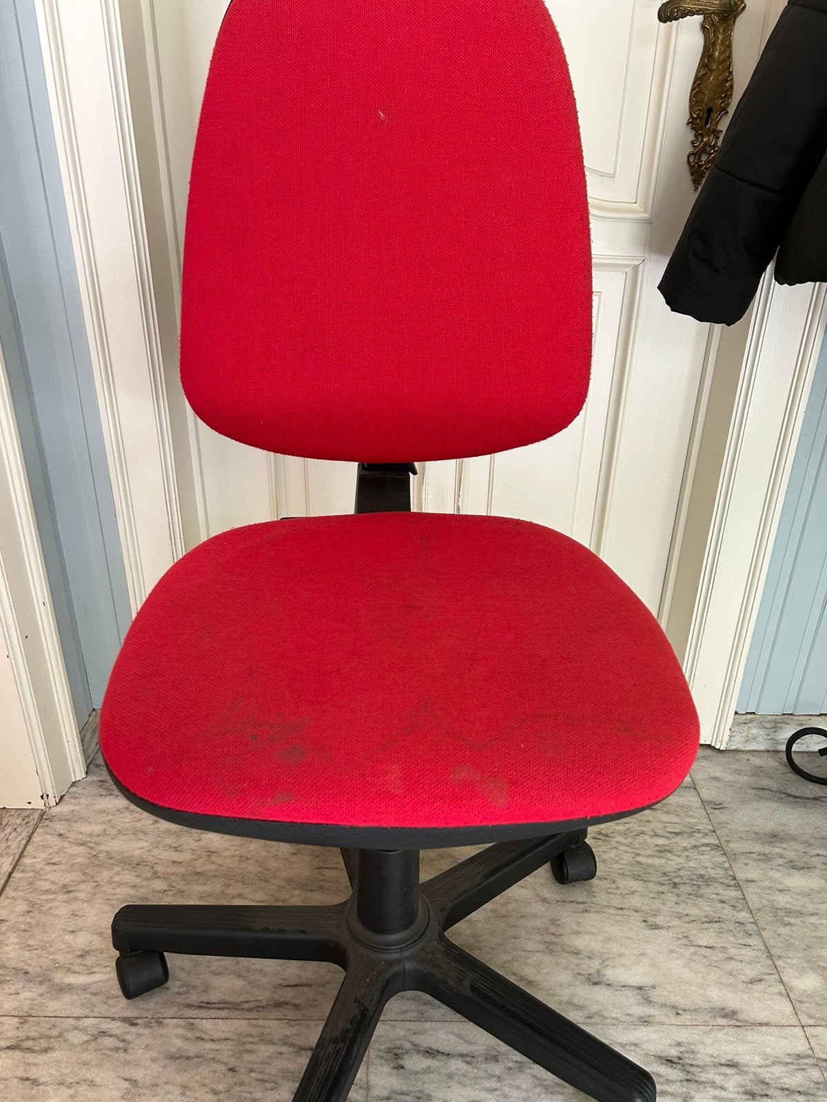 Rode bureaustoel, Maison & Meubles, Chaises de bureau, Enlèvement, Comme neuf, Chaise de bureau