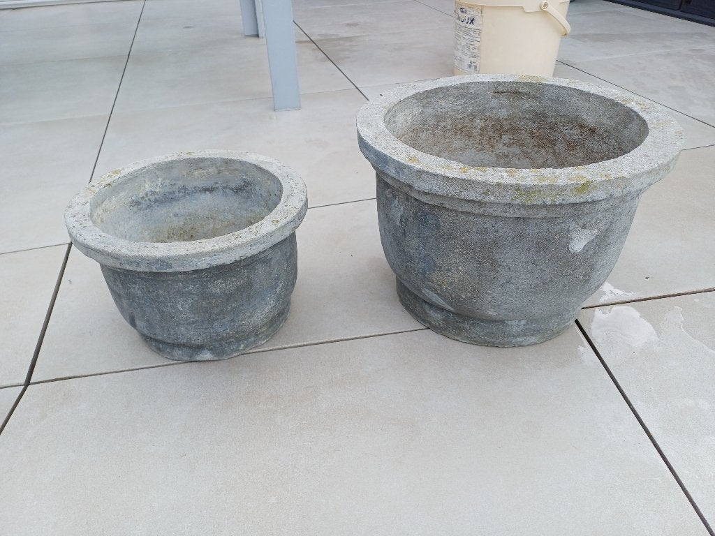 Twee betonnen bloempotten, Ophalen, Rond, Zo goed als nieuw, Beton