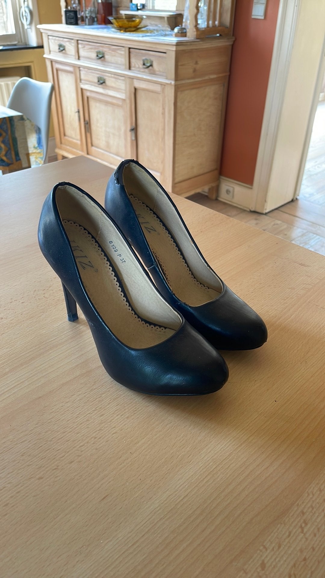 Maat 37, Ophalen, Pumps, Zwart, Gedragen