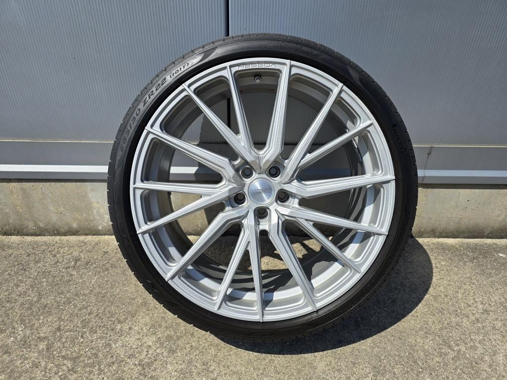 Jantes Vossen de 22 pouces en argent satiné en parfait état!, Autos : Pièces & Accessoires, 285 mm, Véhicule de tourisme, Pneus été