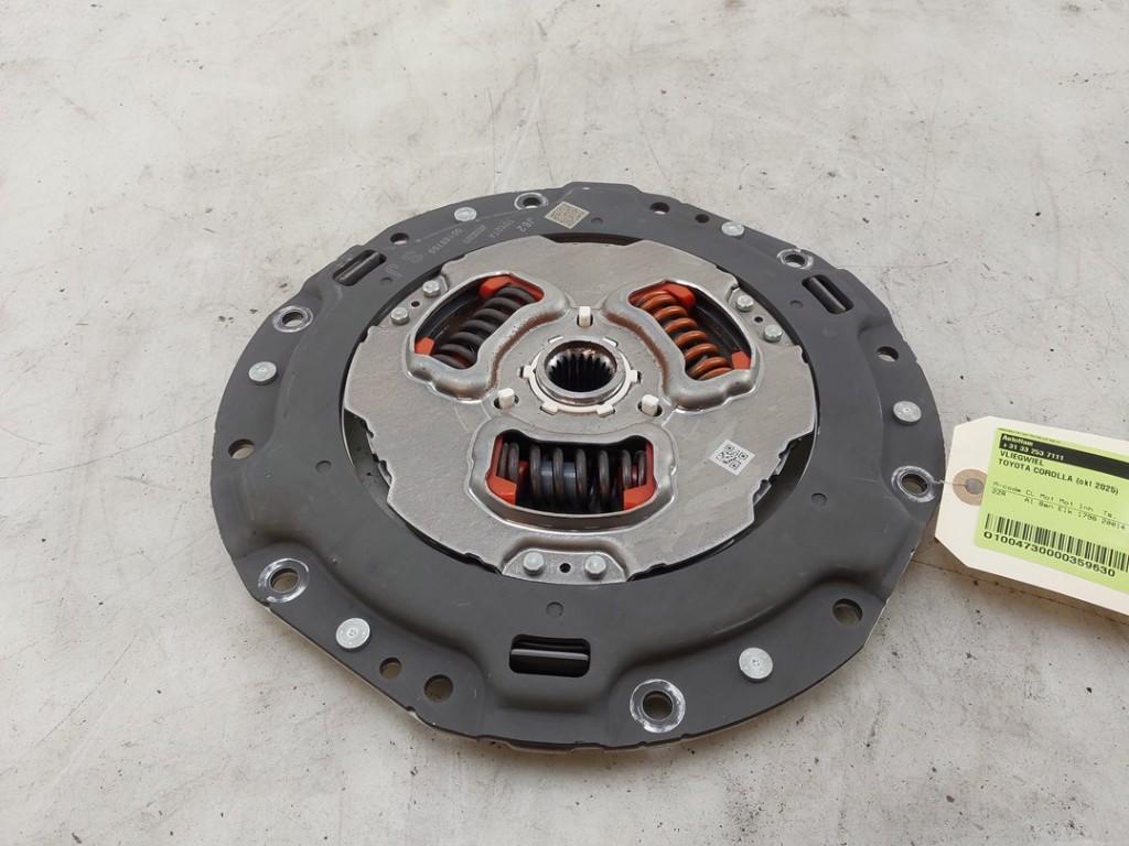 VLIEGWIEL 5 Gats Corolla Cross (|5D183750|3127028020|), Dhr. J. Ham, Gebruikt, Administratie@autoham.nl, Toyota