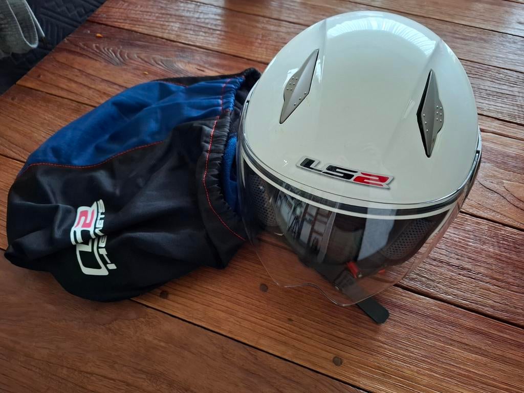 Brommer/motor helm, Ophalen