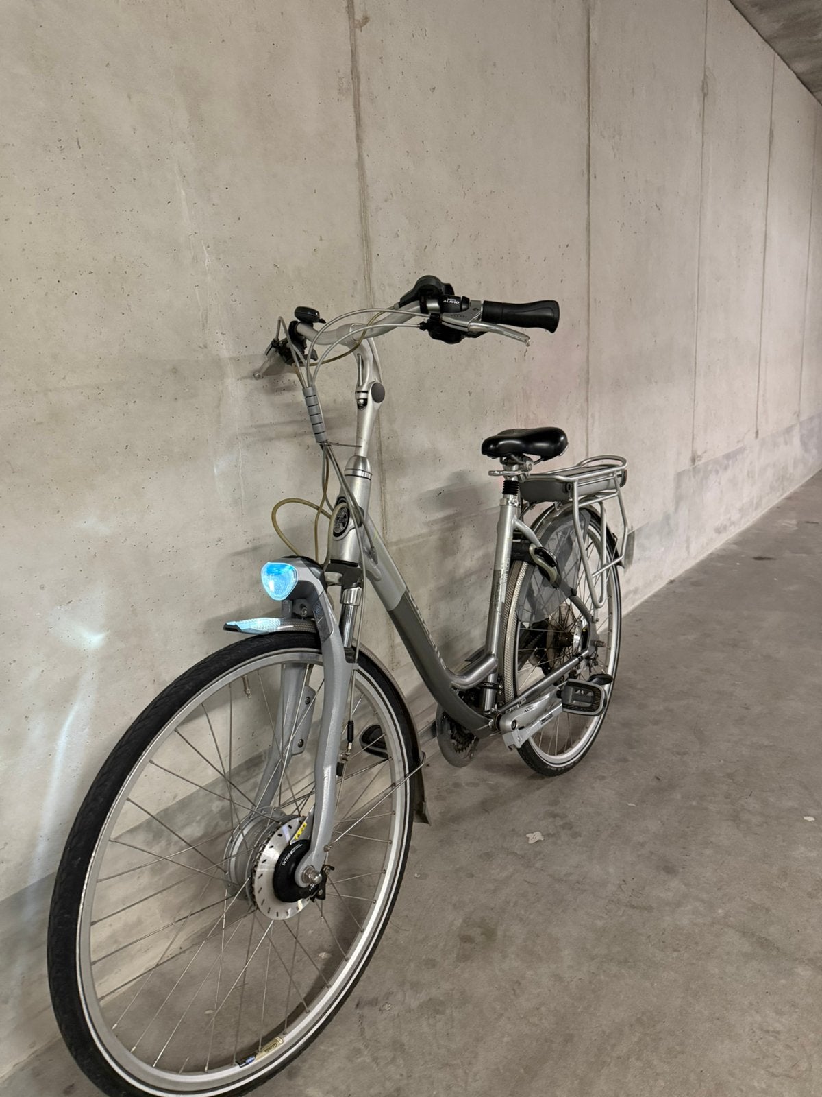 NETTE GAZELLE E-BIKE, Fietsen en Brommers, Ophalen, Gebruikt, 47 tot 51 cm, 50 km per accu of meer