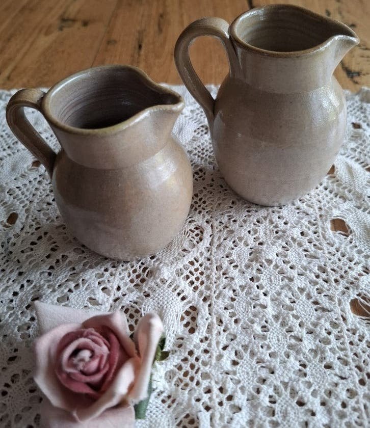 2 Kleine Franse gres kannetjes van dezelfde potterie, Antiek en Kunst, Ophalen of Verzenden