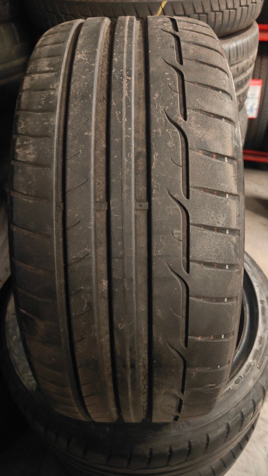 225/40r18 92y Dunlop 45€ chacun avec montage et équilibrage