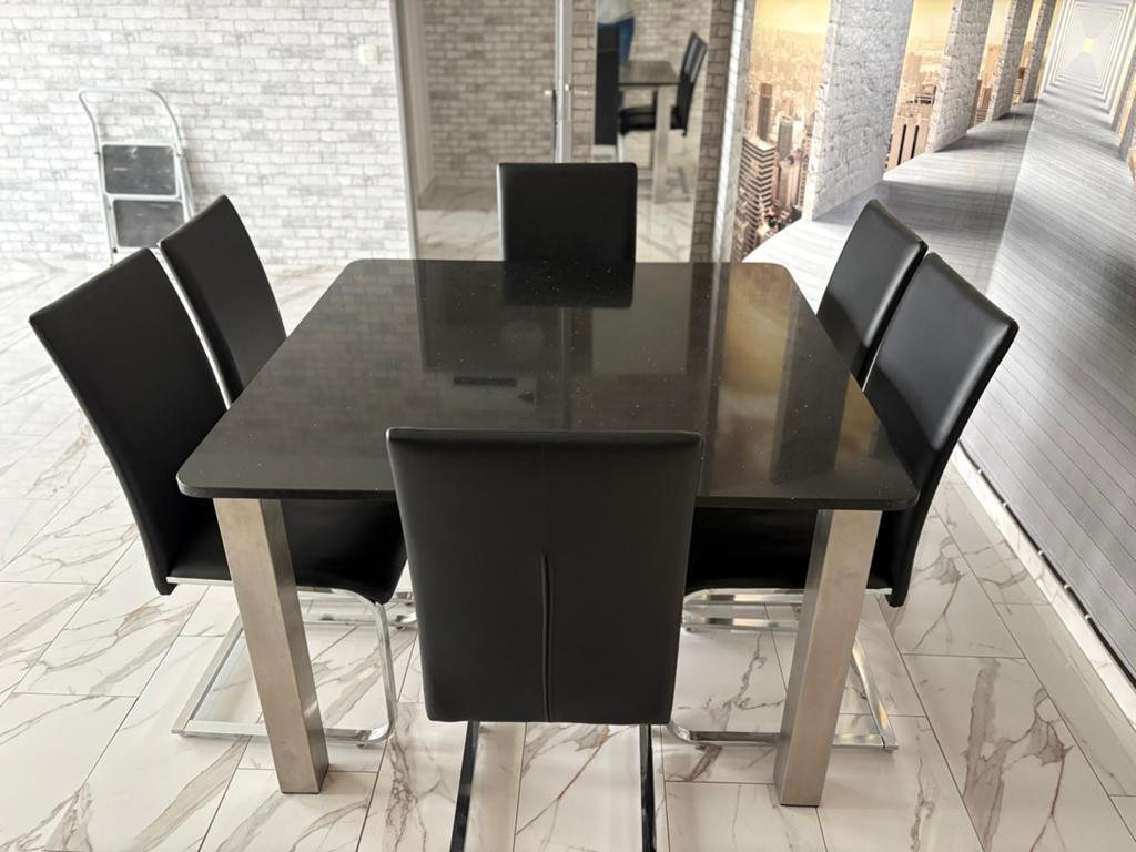 A donner table à manger granit noir, pieds inox, Maison & Meubles, Salles à manger complètes, Comme neuf, Enlèvement