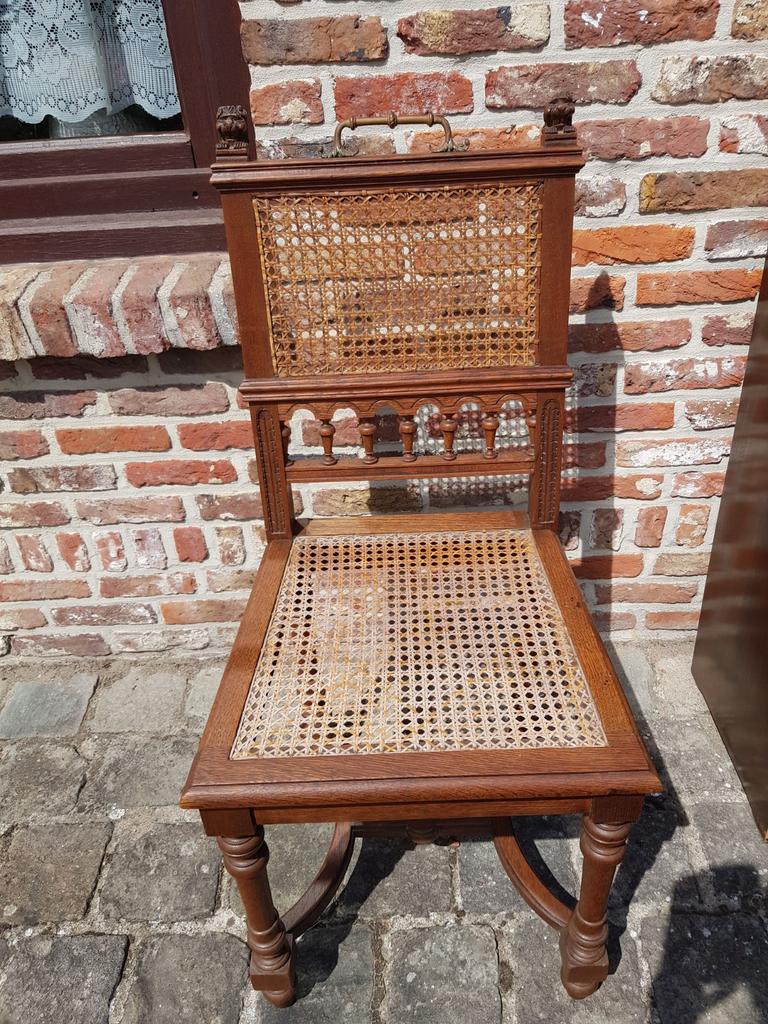Chaise ancienne, Enlèvement