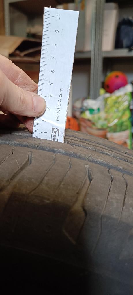 4 pneus d'été de 17 pouces, presque neufs, Neuf, 215 mm, Enlèvement ou Envoi, Véhicule de tourisme