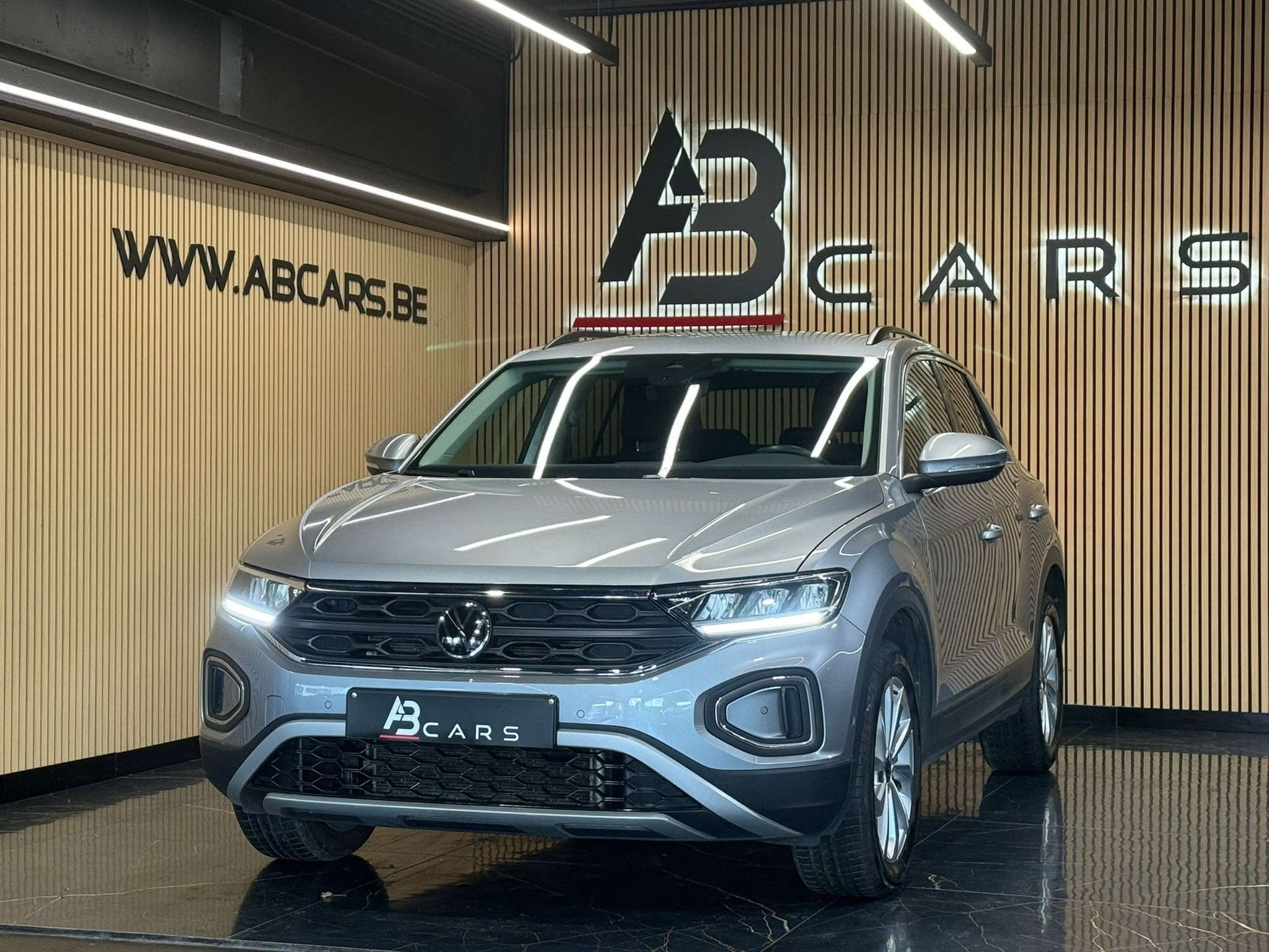Volkswagen T-Roc 1.0TSI * 1ER PRORPIO * GARANTIE 12 MOIS *, Auto's, Stof, Gebruikt, 5 deurs, 3 cilinders
