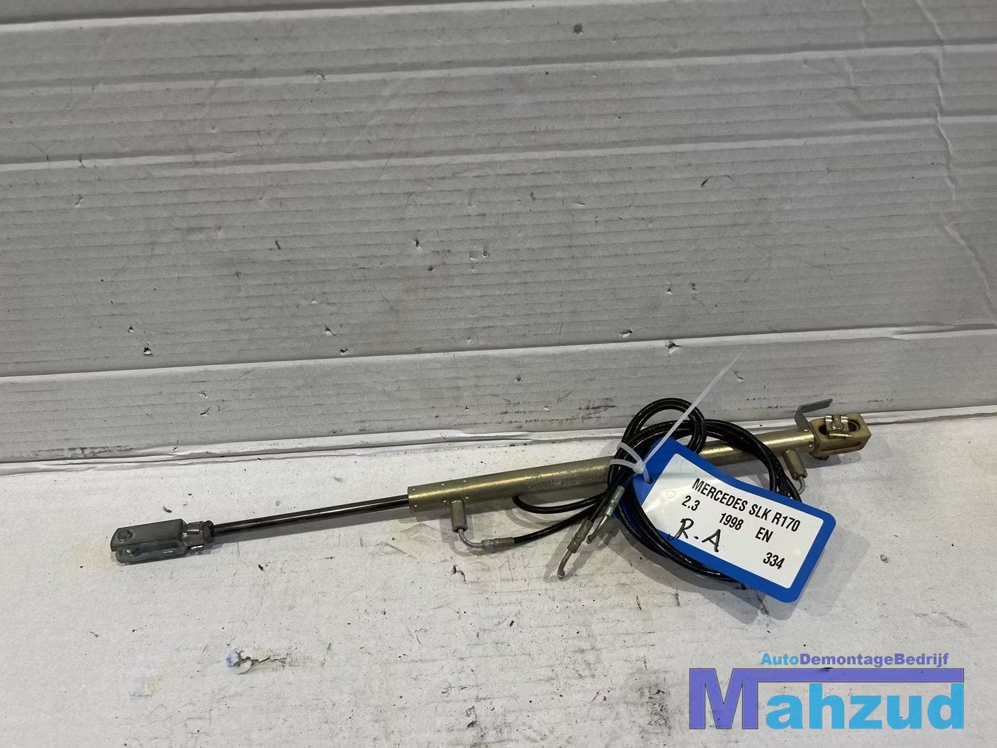 MERCEDES SLK R170 Achterklep rechts cilinder gasdemper 1996-, Mercedes-Benz AG, Mercedes-Benz, Utilisé, Mercedesstrasse 120
70372  Stuttgart, DE