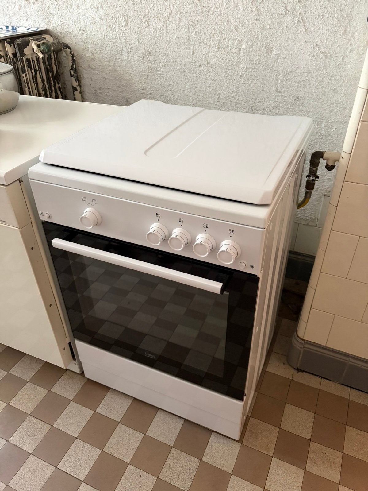 Beko FBG62010DW gasfornuis, Elektronische apparatuur, Fornuizen, Ophalen, Zo goed als nieuw, Gas