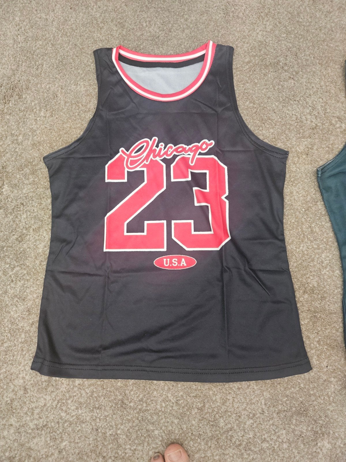Te koop Basketbalshirts, Ophalen