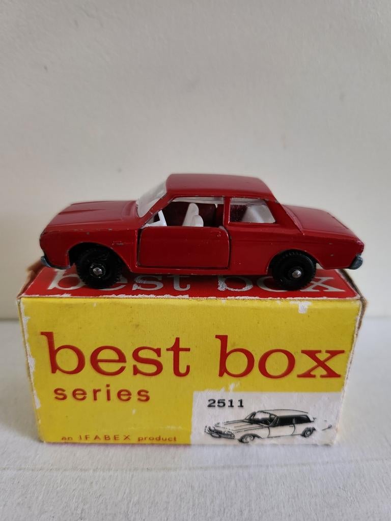 Best Box Ford Taunus 17M Nr2511 Rood, Ophalen of Verzenden