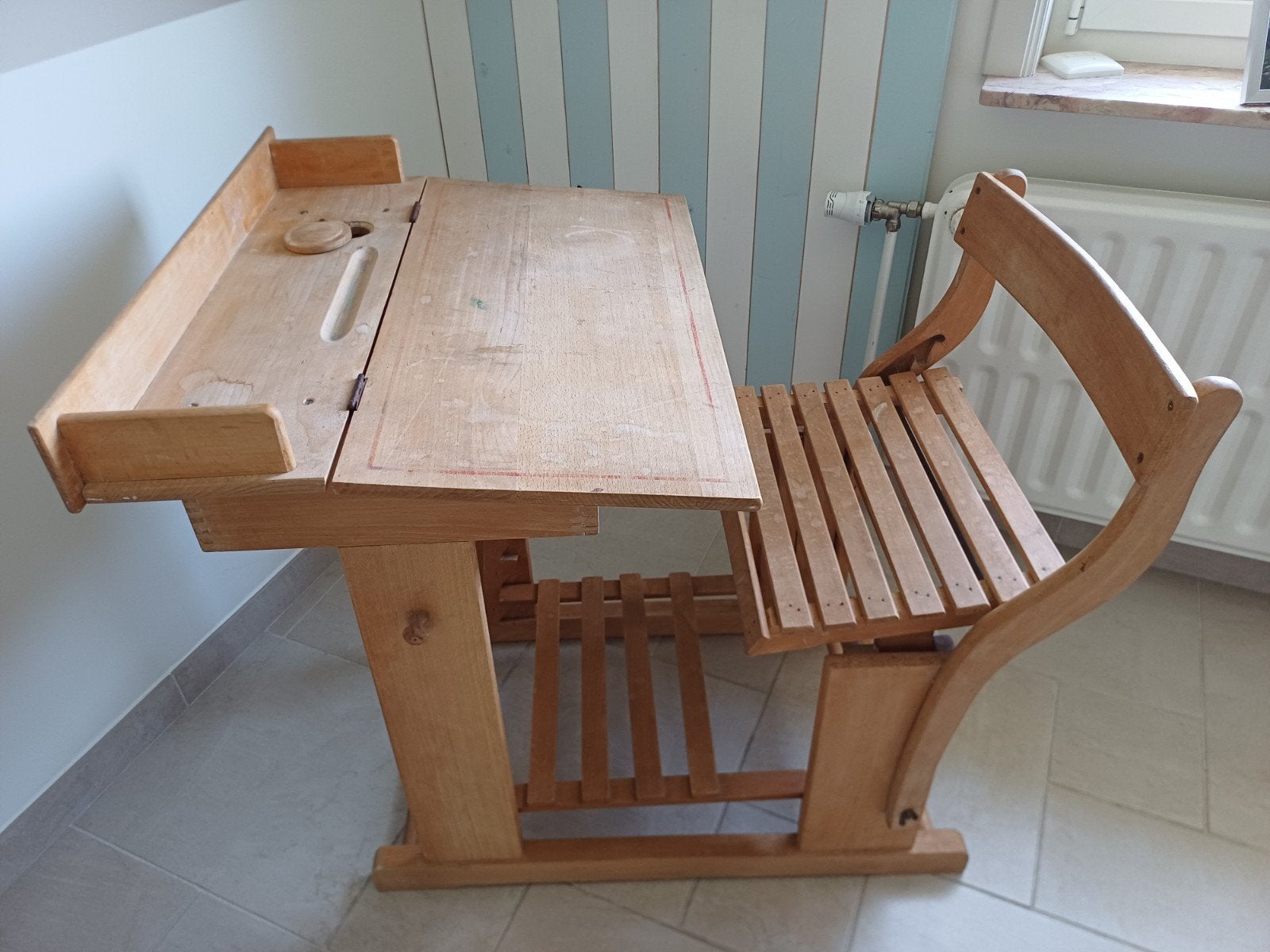 Joli banc d'écolier avec siège, Enlèvement