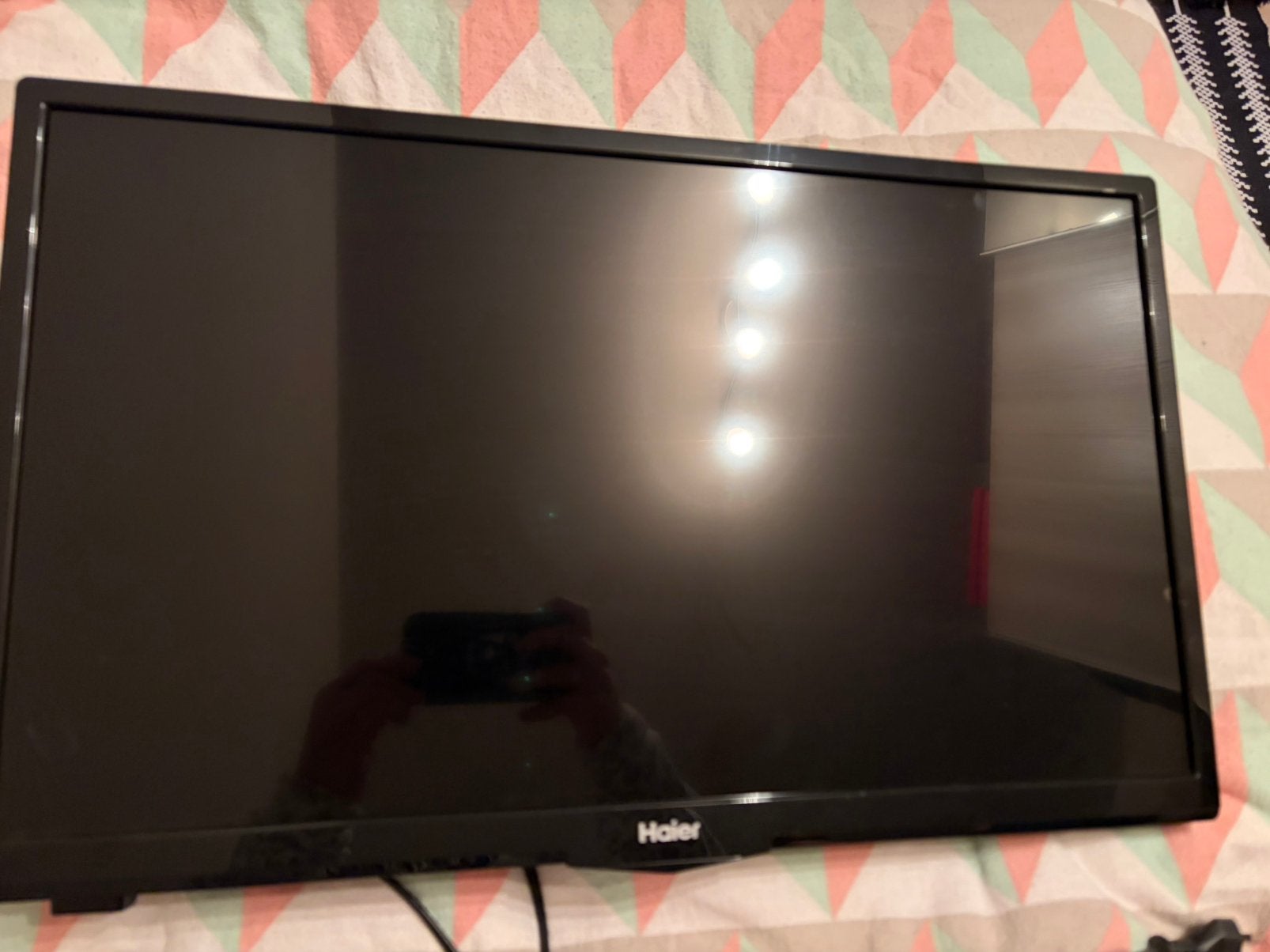 Haier tv met beugel 25 inch, Audio, Tv en Foto, Ophalen, Zo goed als nieuw