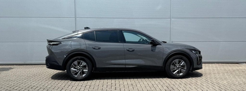 Peugeot 408 1.2 HYBRID 145 e-DSC6 Allure, Auto's, Peugeot, Gebruikt, Zwart, 136 pk, https://public.car-pass.be/vhr/edd4e368-01ad-4377-afd4-d6c145cf4cf5