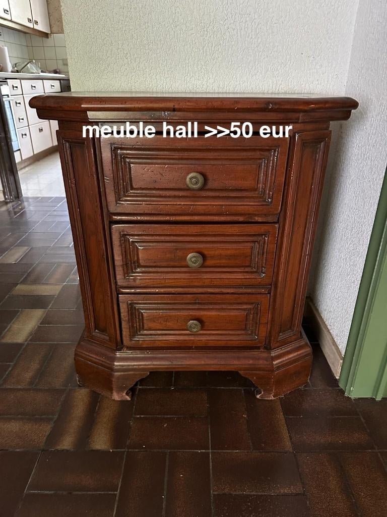 Petit meuble en bois, Enlèvement