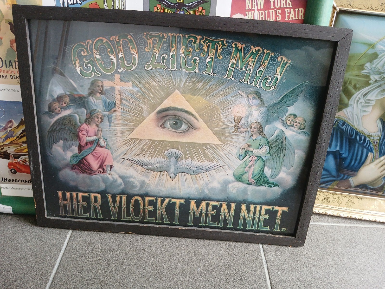 Hier vloekt men niet, Antiek en Kunst, Ophalen of Verzenden