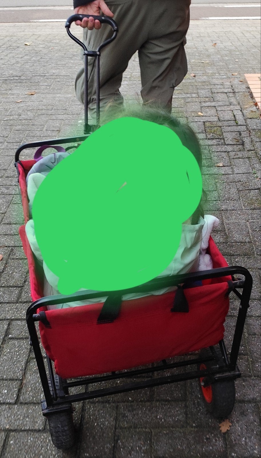 rode opvouwbare bolderkar, Enlèvement