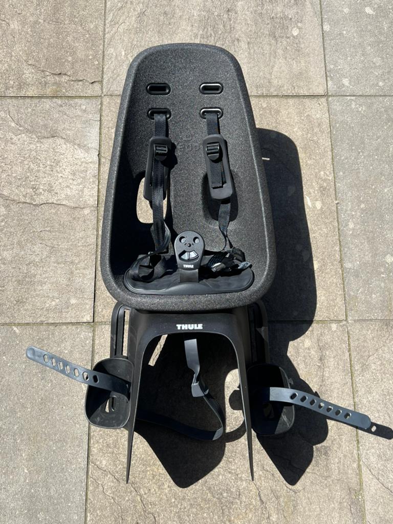 Thule Yepp Nexxt 2 fietsstoel zwart, Fietsen en Brommers, Fietsaccessoires | Fietsstoeltjes, Ophalen, Zo goed als nieuw