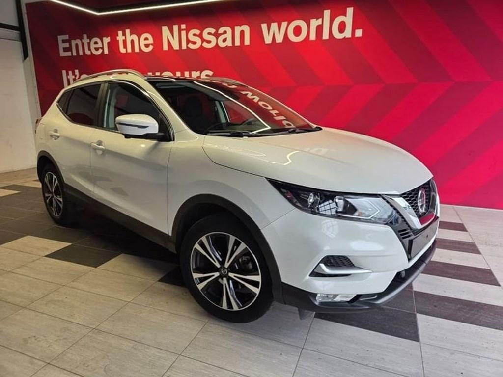 Nissan Qashqai 1.3 DIG-T / N-Connecta / Trekhaak, Parkeersensor, Wit, SUV of Terreinwagen, 103 kW