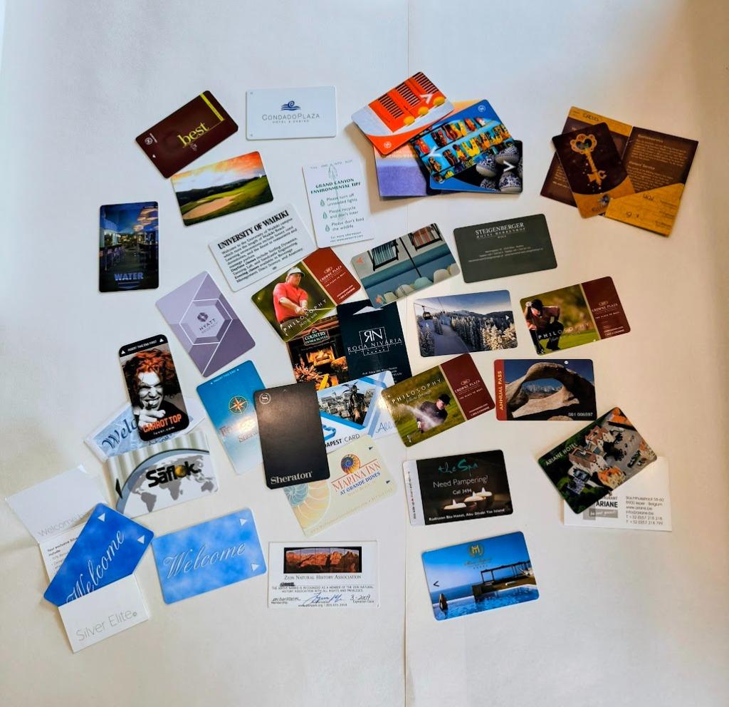 32 cartes-clés pour collectionneurs, Collections, Cartes de téléphone, Enlèvement