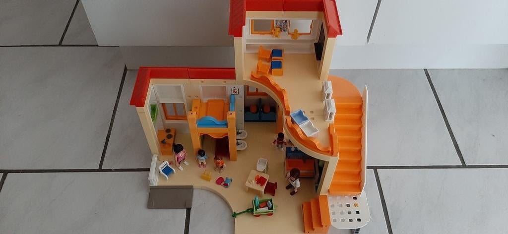 5567 kinderdagverblijf playmobil, Ophalen of Verzenden, Zo goed als nieuw
